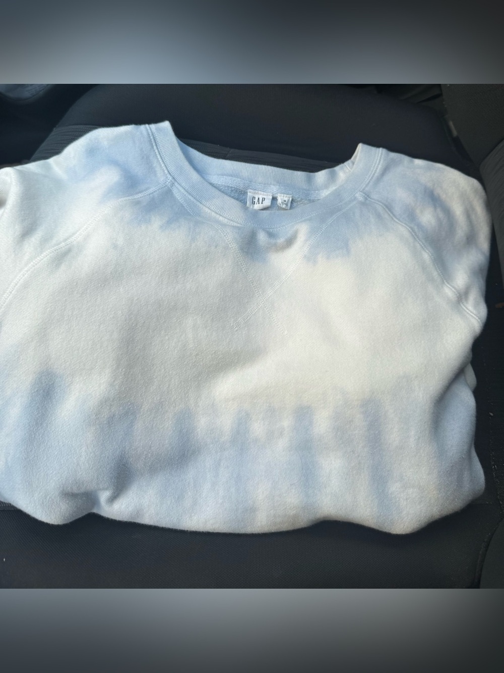 GAP sweatshirt